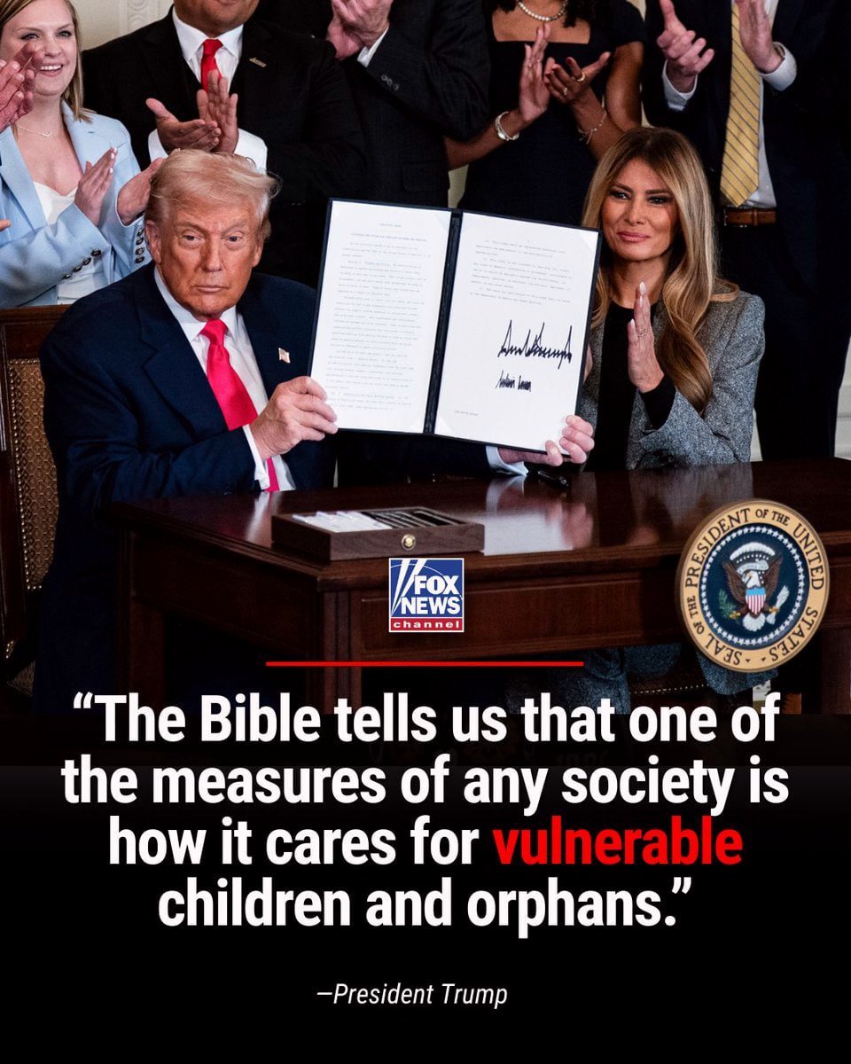 Annie5894gh's tweet photo. Trump's heart is always for the weak and orphans
This is true leadership
#Trump2024 https://t.co/1ng81dp3zn