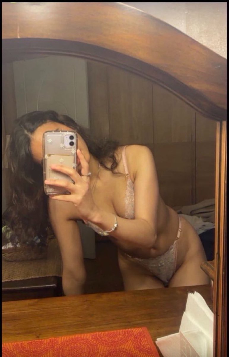 hixhsu's tweet photo. من الخاص ويقول زي وحده من محارمه بالنسبه لي اقيمها 10/10 🔥🔥😵‍💫 https://t.co/AynKsWtO2K