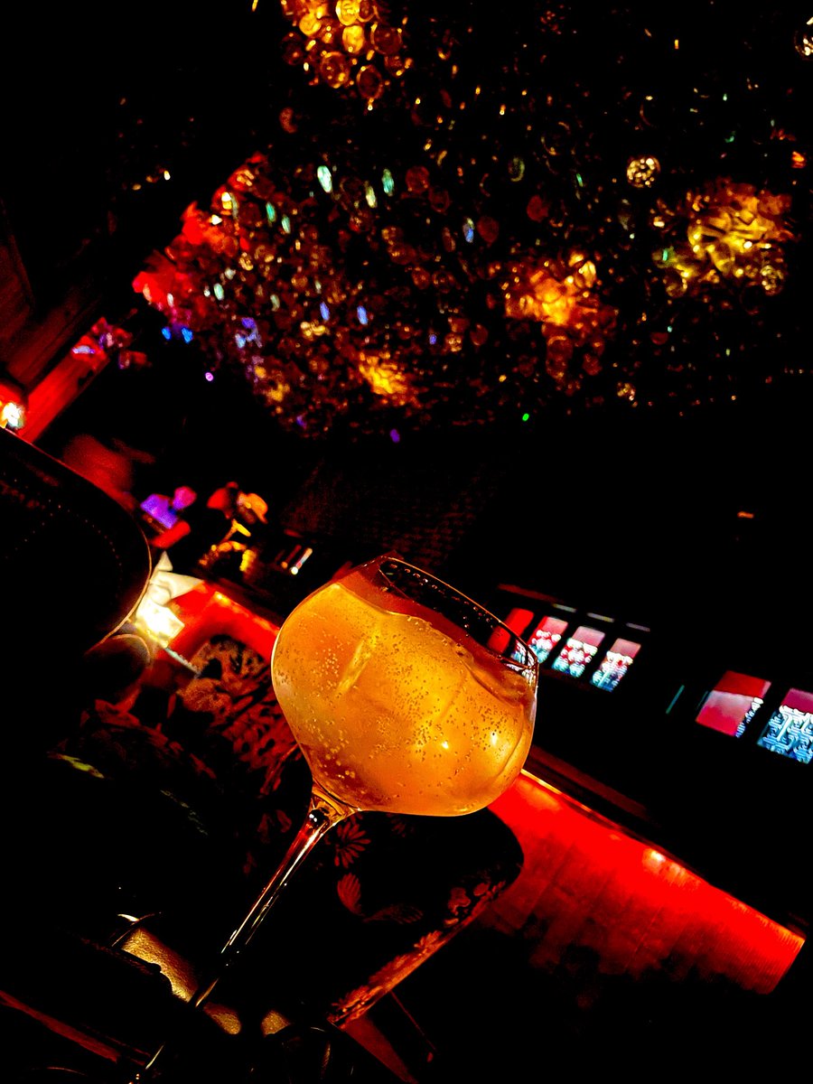 ZhaizzyF's tweet photo. Gin tonic @ironball 🍸🎧#lovesick #gin 
#50somethings #gintonic #personeltrainner #HIPHOP・RAP  
#gymtime #gymwear #SelfLove #พัทยา  
#fitness #gym #workout #fit #training #Fwb #exercise #Selfie #muscle #Abs #sixpacks #bicep #FWBพัทยา #Abs #gymaddicted #pattayasingle https://t.co/rmnx57DTcK