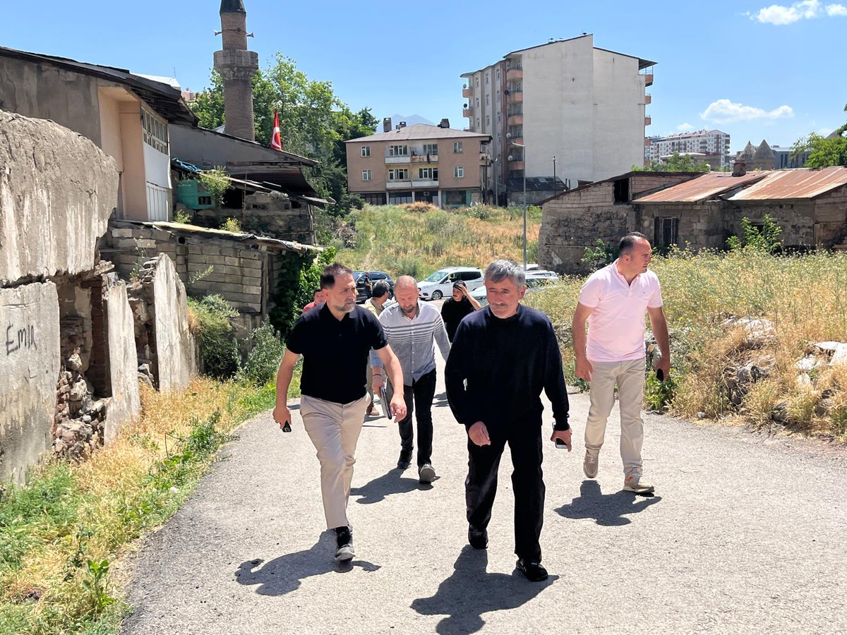 drmahmutucar's tweet photo. Yakutiye Belediyesi olarak ilçemiz genelinde yürütmüş olduğumuz çalışmalarımızı yerinde inceleyerek ... https://t.co/VE8ByzBJav