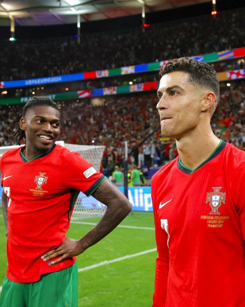 TimelineCR7's tweet photo. 🚨🚨 What inspires you about someone like Cristiano Ronaldo?

🇵🇹 RAFAEL LEÃO:

“I spoke to him after the Croatia match, and people asked me, ‘How are things? Will he stay for another year?’ I don’t know.

But he’s incredible. The way he trains is always exceptional, top quality. He’s one of the best players I’ve ever played with.

For me, he’s also a mentor because he’s a player who has won everything: the Ballon d’Or, titles with Real Madrid, and more than four Champions League trophies.

It’s always a pleasure to be around him, and he’s also a kind-hearted person with everyone.

Because I thought that at 41, after winning everything with Real Madrid, he’d come to the national team relaxed, whether he played or not, it wouldn’t matter. But that’s not the case.”
