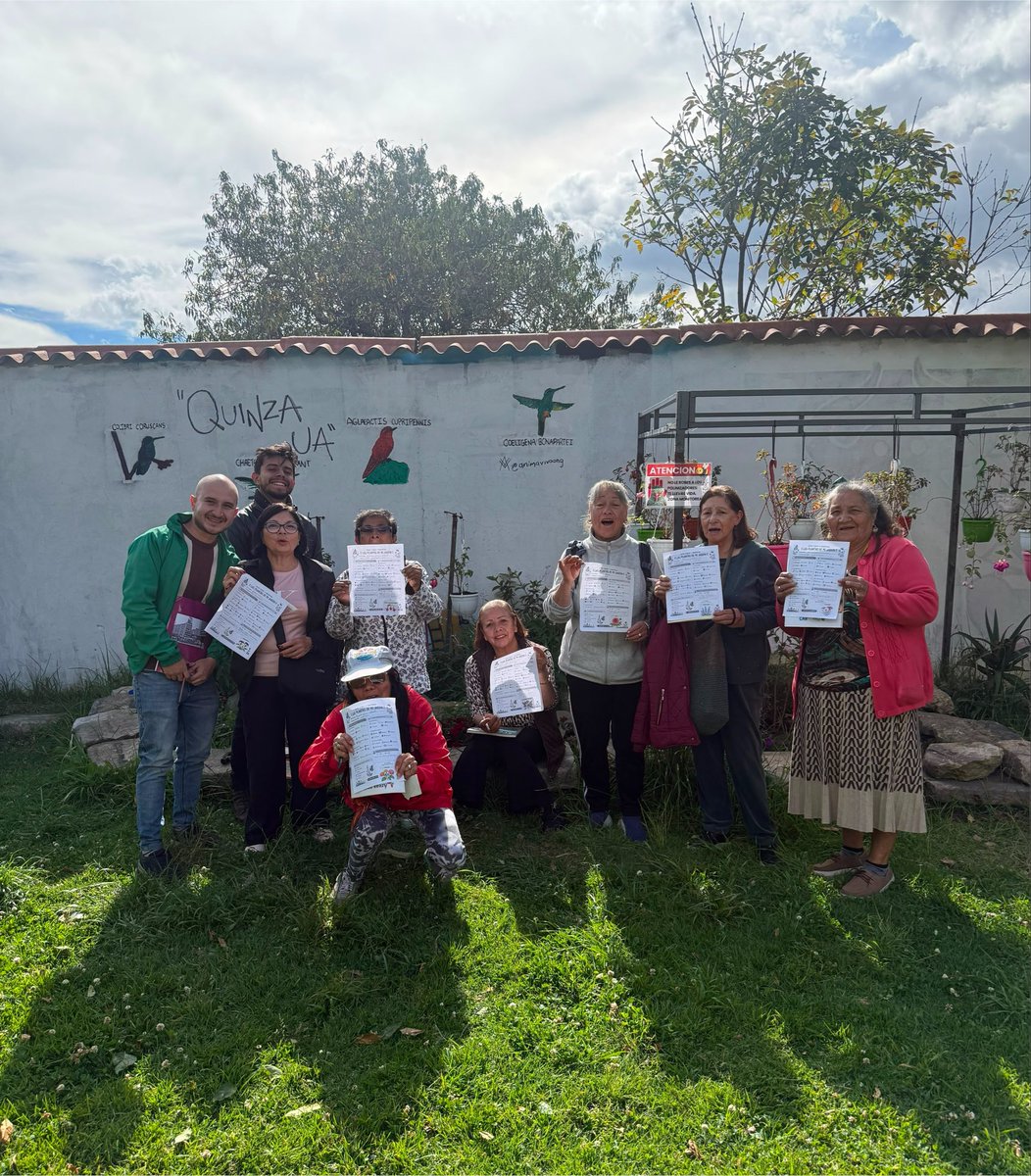Cucaracherobog's tweet photo. 🌼¡Aprendiendo entre jardines y polinizadores!🐝
Realizamos intercambio de saberes en La Candelaria junto a la Casa de la Sabiduría Años Dorados. Juntamos experiencias del mariposario de @MinHacienda, el jardín de la Casa Cultural del Zipa, Fundación Animaviva y @Ambientebogota💚 https://t.co/ohcSofQrxN