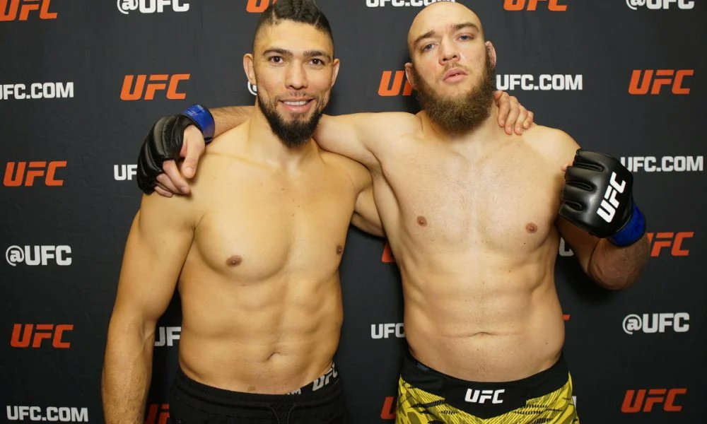 mmaonpoint's tweet photo. Love how their styles are so different https://t.co/x6eruwYH3n