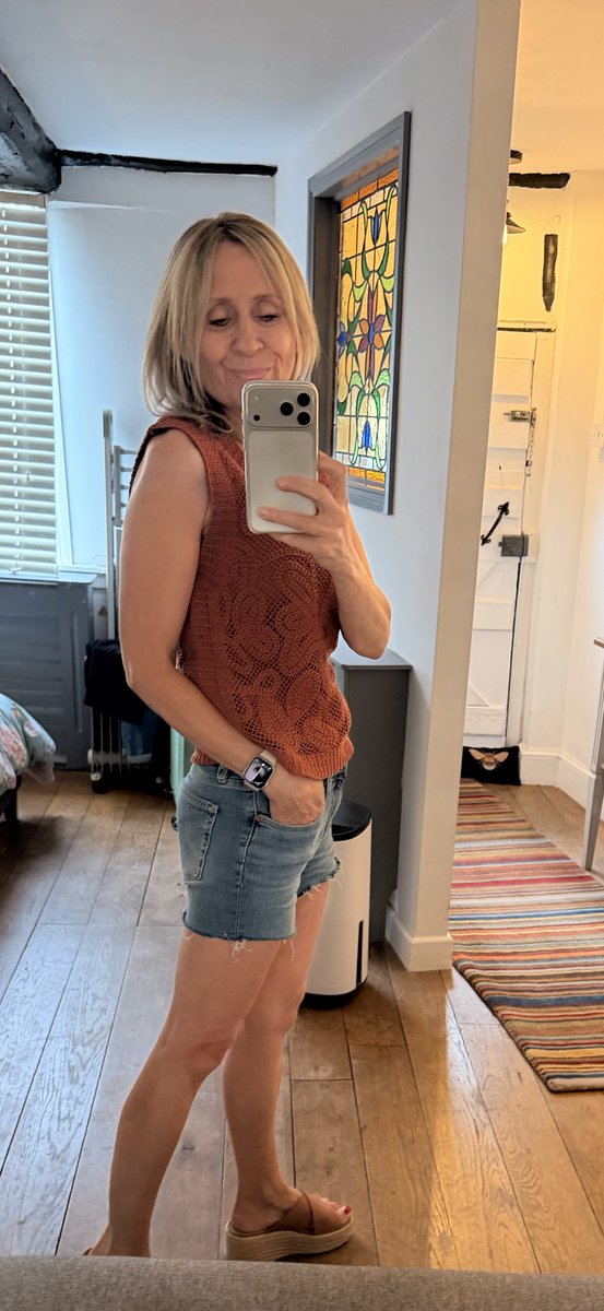 Anna Jewes tweet media