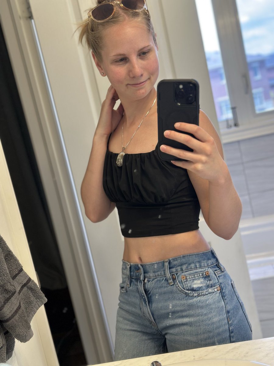 Petals4good's tweet photo. I love this top so much🥹🥹 https://t.co/ErAywVHY7a