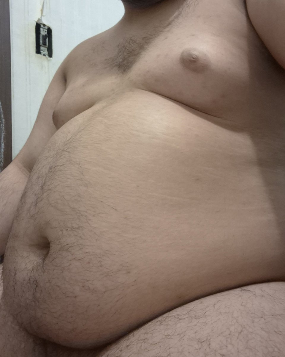FatBear_Season's tweet photo. happy fat Friday to everybody! https://t.co/JVvjcurFM1
