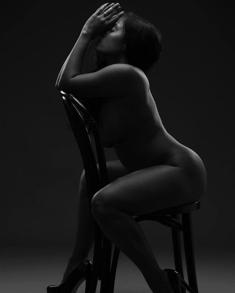 NikitaGordijn90's tweet photo. Still, and completely myself.
📸 davidgilliver �� https://t.co/a35GrGwjZf

#artmodel #fineartphotography #blackandwhitephotography #portraitphotography #studiophotography #modelphotography #editorialportrait #figurestudy #monochrome #feminineform #nikitagordijn https://t.co/TG1FT45YY6
