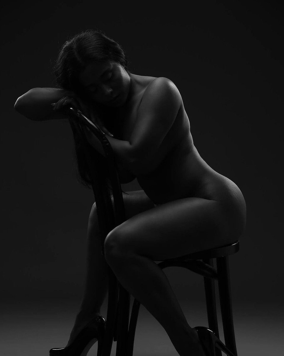 NikitaGordijn90's tweet photo. Still, and completely myself.
📸 davidgilliver �� https://t.co/a35GrGwjZf

#artmodel #fineartphotography #blackandwhitephotography #portraitphotography #studiophotography #modelphotography #editorialportrait #figurestudy #monochrome #feminineform #nikitagordijn https://t.co/TG1FT45YY6