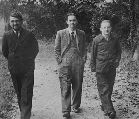 ArkadyRzegocki's tweet photo. On this day in 1939, at the secret intelligence centre in Pyry near Warsaw, Polish intelligence shared with Britain and France its knowledge of Enigma and replica machines.🇵🇱🇬🇧🇫🇷
#Enigma #PolishCryptologists #BletchleyPark #AlanTuring #History #Poland #BletchleyPark https://t.co/3kqby8VXY7