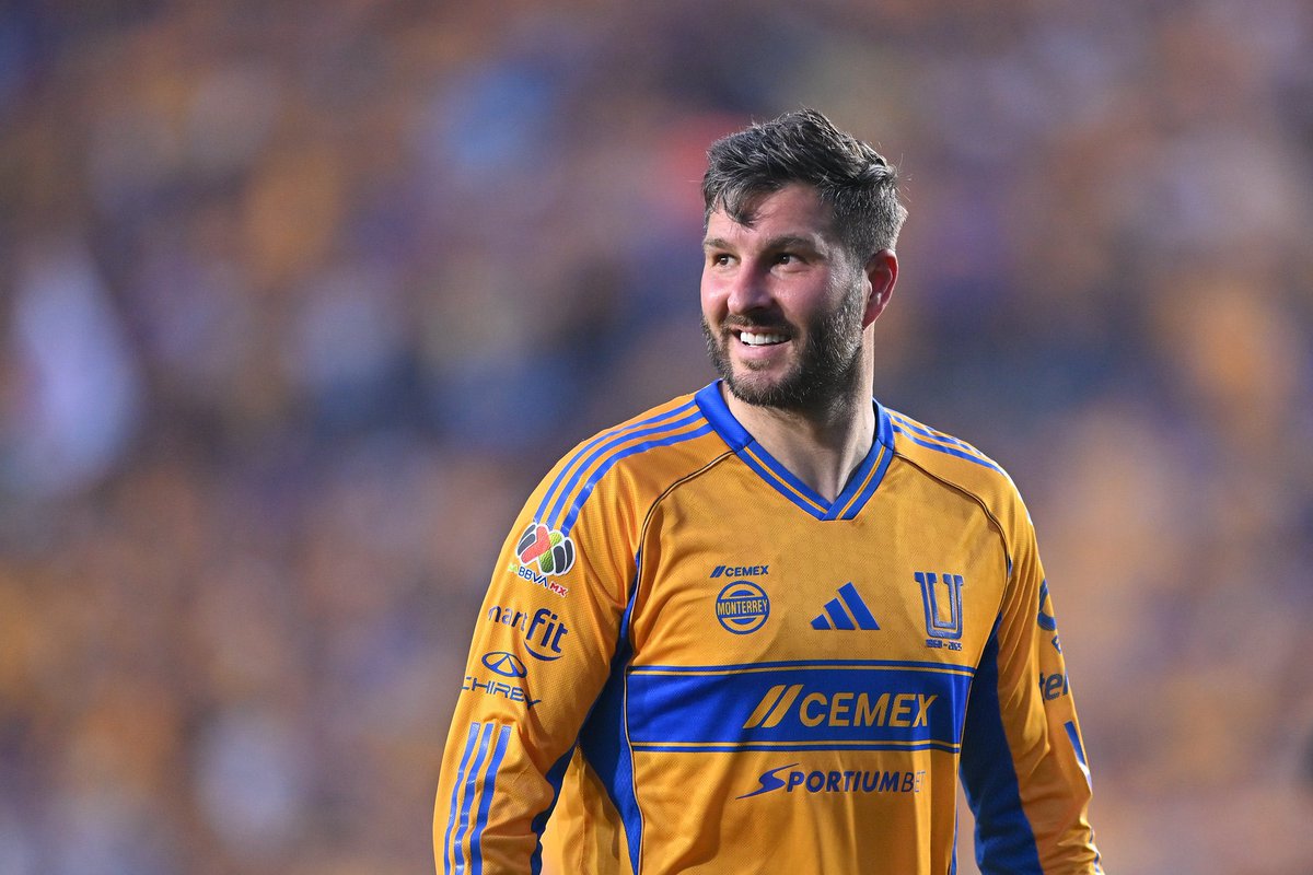 im_bonus's tweet photo. Mientras unos buscan de manera ruin y a base de mentiras y calumnias salir del club, otros como André Pierre Gignac quisieran tener el poder de regresar el tiempo y seguir jugando con sus Tigres. Incluso a sus 41 años se aferraba a ese deseo. Que diferencias… https://t.co/425CA0OnO8