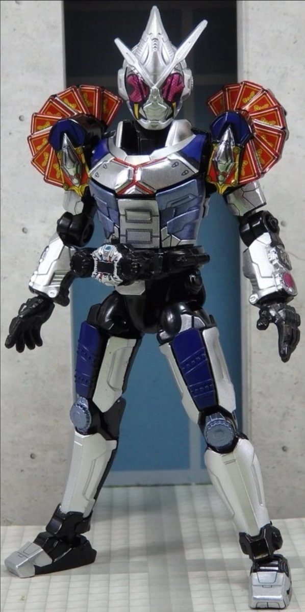 Maha_lover's tweet photo. También aquí están las Legend armors que faltan de Zi-O, son mucho mejores que las de la serie porque al nacer para las figuras de SO-DO son más sobrias y lindas. https://t.co/FMdAOuNYJ9