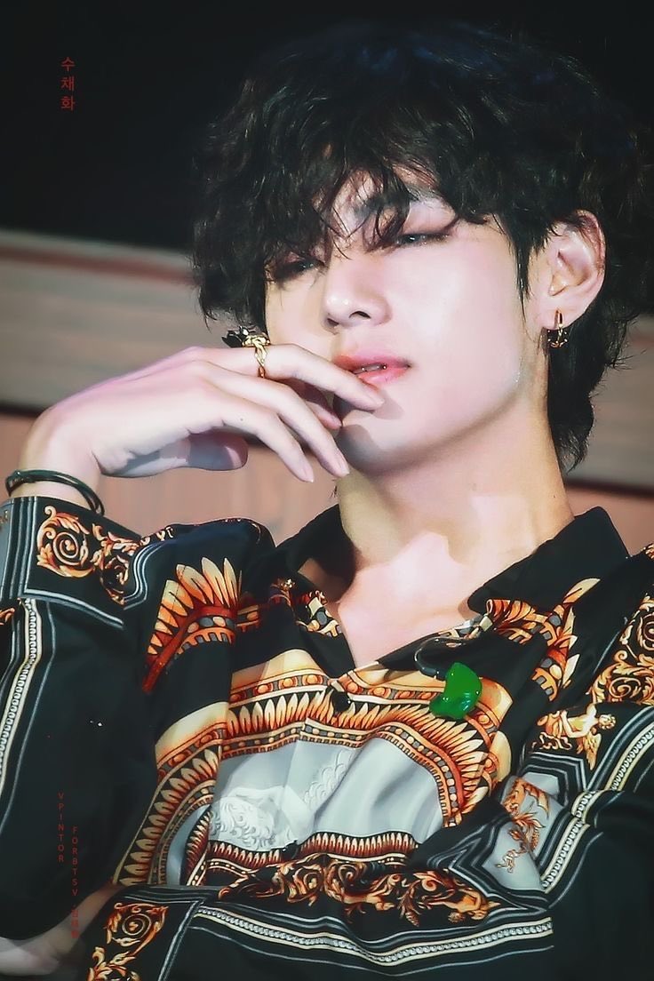 floraltae's tweet photo. taehyung at 5th muster is a biblically accurate omega https://t.co/gNgQKGojkU