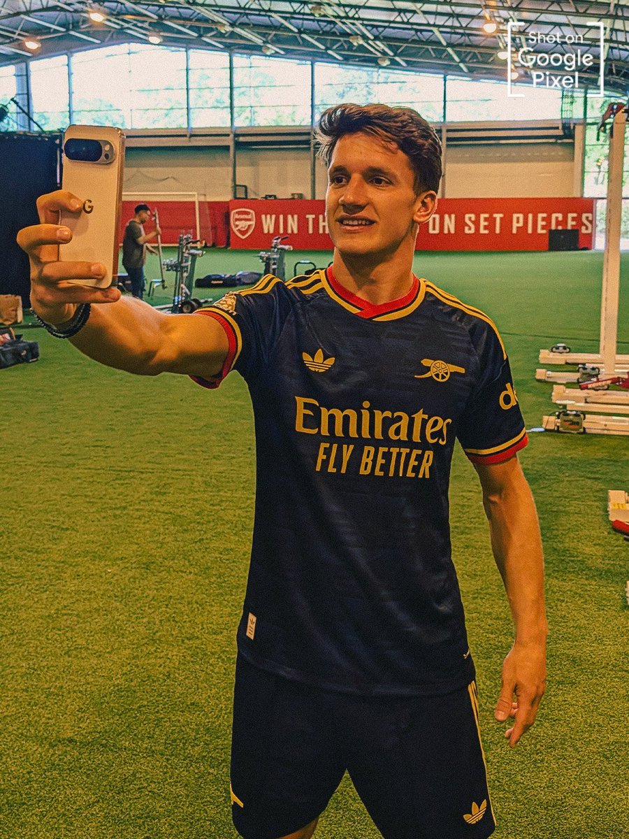 Arsenal's tweet photo. CT17 in the brand-new away kit 😮‍💨

🤝 @adidasfootball https://t.co/9bgO6k0rm5