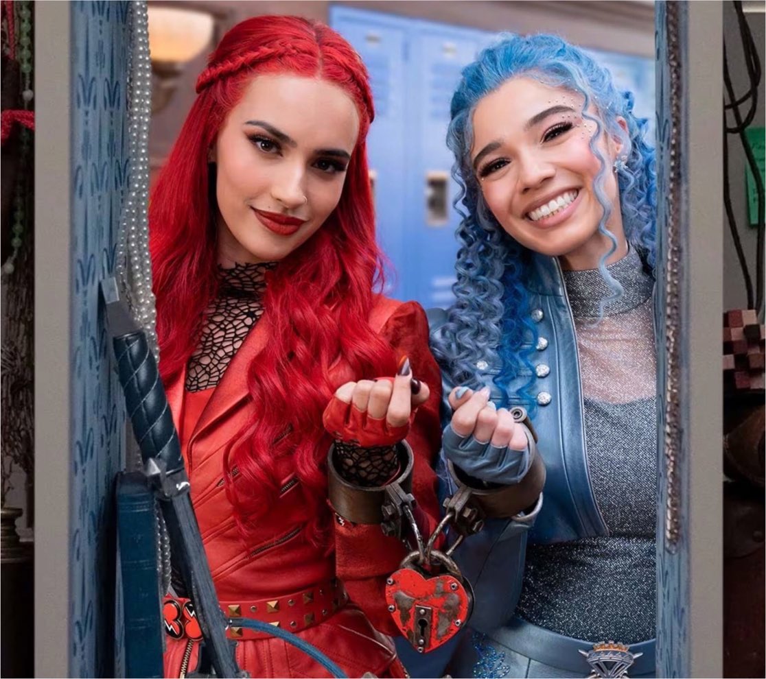 wnderlndred's tweet photo. elas assim https://t.co/MqYfugGofO