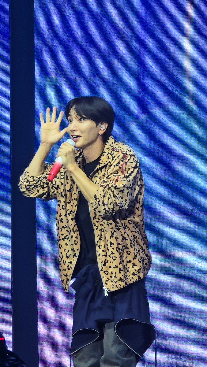 superheinior's tweet photo. 260725
묵찌빠 🤚🏻✌🏻👊🏻 + 에이~ 🙈
이특 애교버전
#이특 #슈퍼주니어 #슈퍼주니어_83즈
#LEETEUK #SUPERJUNIOR #SUPERJUNIOR_83z
#SUPERJUNIOR_83z_D2
#SUPERJUNIOR_83z_Day2 https://t.co/tFYkk2AdYf