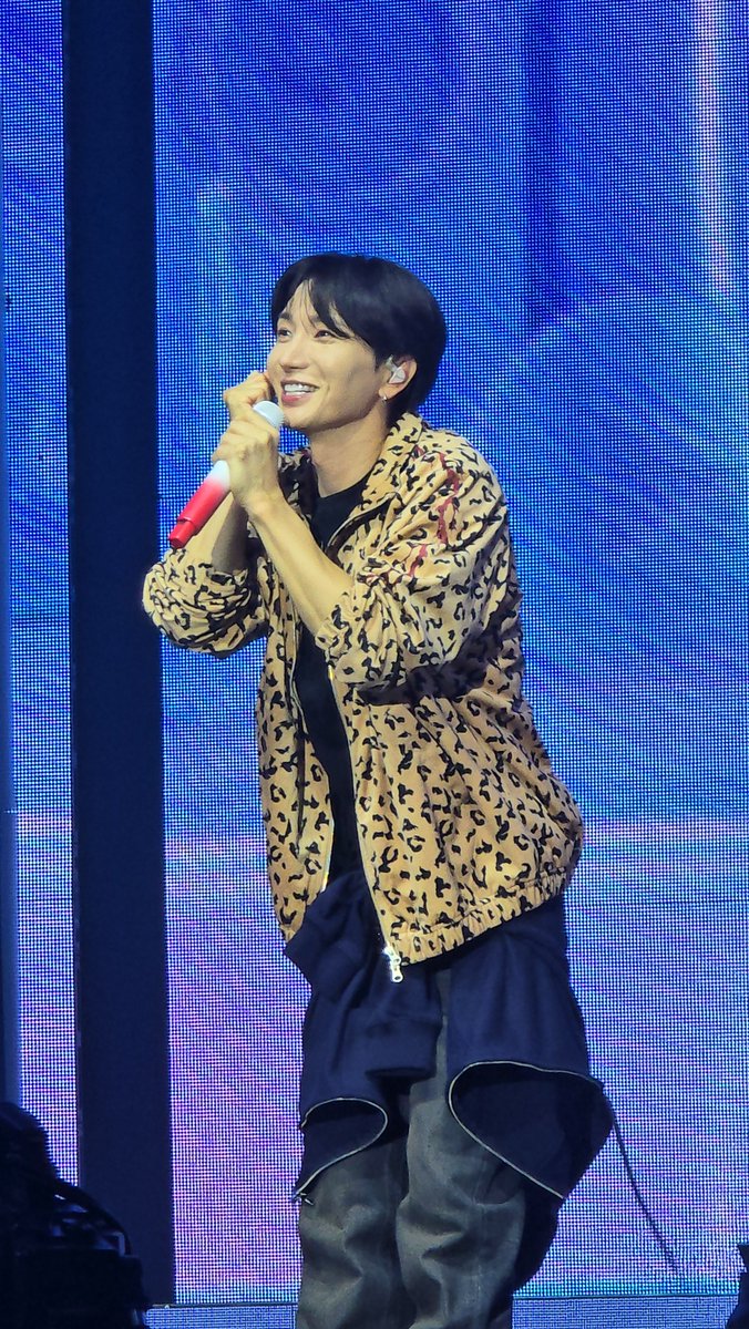 superheinior's tweet photo. 260725
묵찌빠 🤚🏻✌🏻👊🏻 + 에이~ 🙈
이특 애교버전
#이특 #슈퍼주니어 #슈퍼주니어_83즈
#LEETEUK #SUPERJUNIOR #SUPERJUNIOR_83z
#SUPERJUNIOR_83z_D2
#SUPERJUNIOR_83z_Day2 https://t.co/tFYkk2AdYf