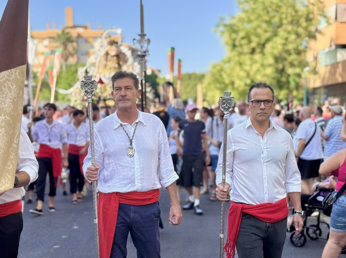 malaga_vox's tweet photo. ⚓️ Nuestro portavoz @antalcazardiaz  y el coordinador del distrito, @juliocaniete , participaron en la procesión de la Virgen del Carmen del Litoral.

Gracias al Grupo Parroquial Virgen del Carmen del Litoral y a su responsable, D. Antonio Soler, por invitarnos a compartir una jornada de fe, tradición y sentimiento cofrade.

VOX seguirá defendiendo las raíces cristianas y la identidad de Málaga.

#VirgenDelCarmen #Malaga #VOX #fe #tradicion