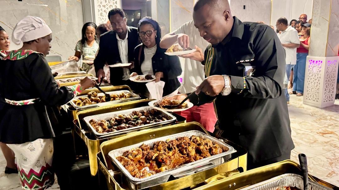 MOTHI_ZIMBABWE's tweet photo. that celebrated the nation’s rich culinary heritage and showcased Gastronomy Tourism as a powerful destination marketing tool and an avenue for Investment.
#ExperienceZimbabwe
#NhakaYedu
#IlifaLethu
#OurHeritage
#ThisIsUs
#ZimBho👍 https://t.co/j5XmjUn9kZ