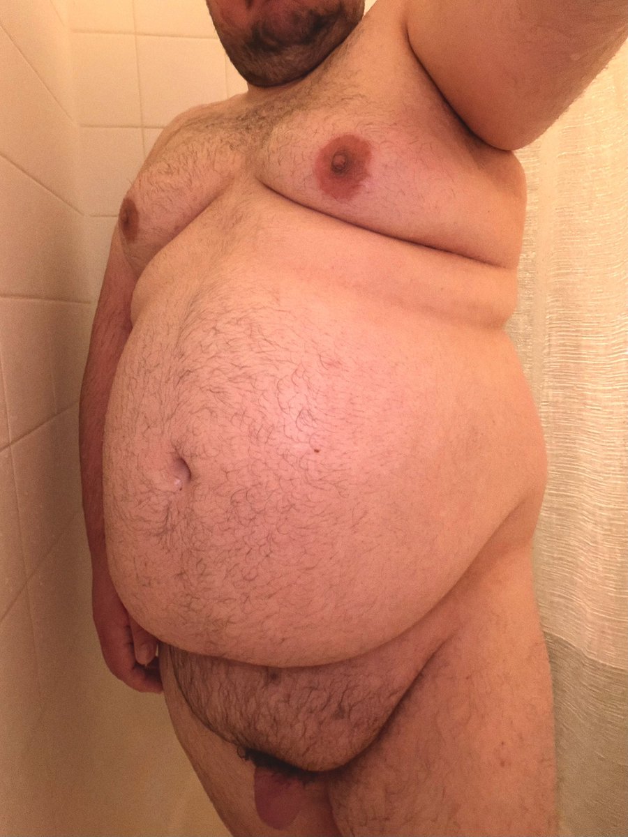 thickandtired_'s tweet photo. Found out today I’m practically the same width as my shower lol #oops https://t.co/4sQqtp9dfb