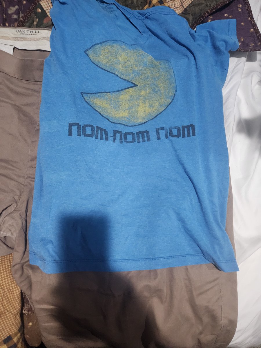 GluttedBorb's tweet photo. It's always fun to look back on how small I used to be~ here is my old T-shirt I used to wear back in 2021 vs pants I wear now. Legit my 2021 waist was the size of my thighs now~ https://t.co/bUPUGWAyHY