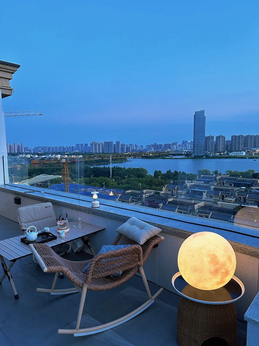 062_nico's tweet photo. 刚解锁了某小众户外营地的夜观星象新玩法，没城市光污染的夜空铺满碎钻，配现煮的热红酒暖到心坎里，周末的松弛感直接拉满 https://t.co/XUhdXJ6gtr