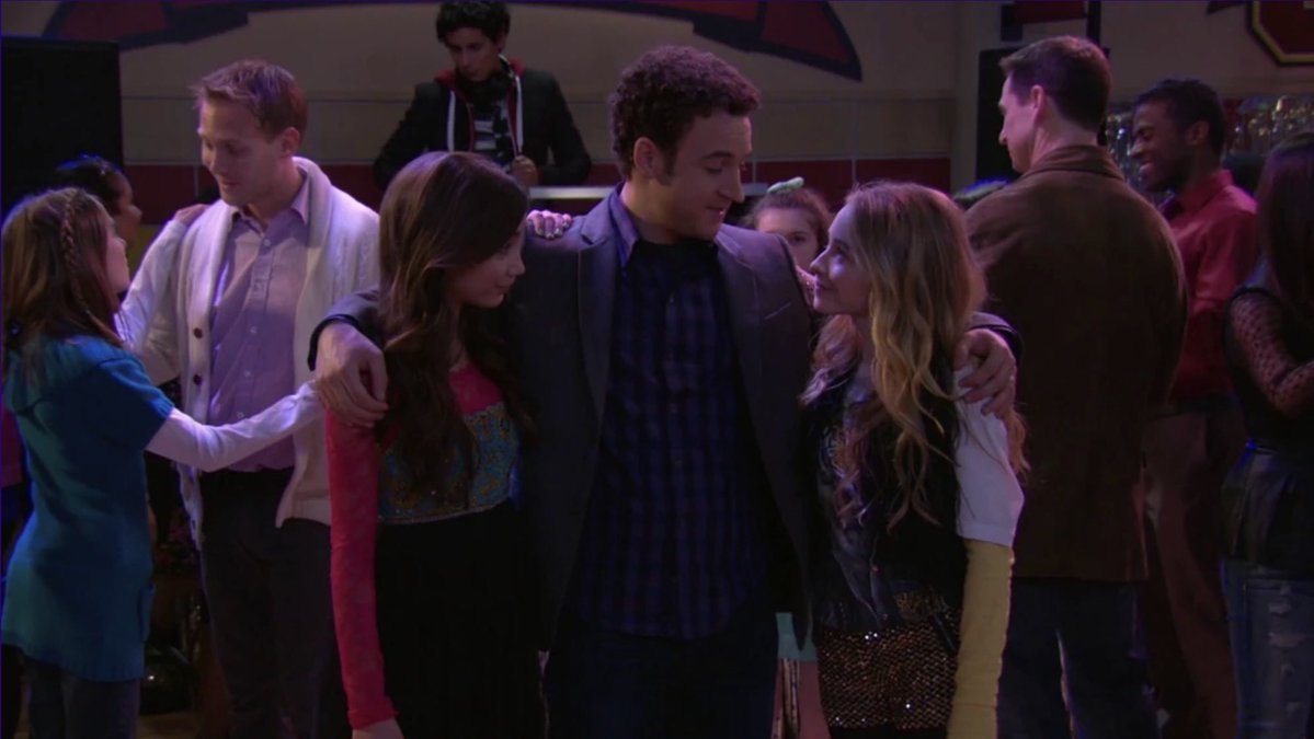 davidmarchie's tweet photo. Here's to 12th Anniversary of Spaced Out, Girl Meets Father and Pod People from Pasadena! #GirlMeetsWorld #Jessie #DogWithABlog #12thAnniversary https://t.co/T3ymklxNkC