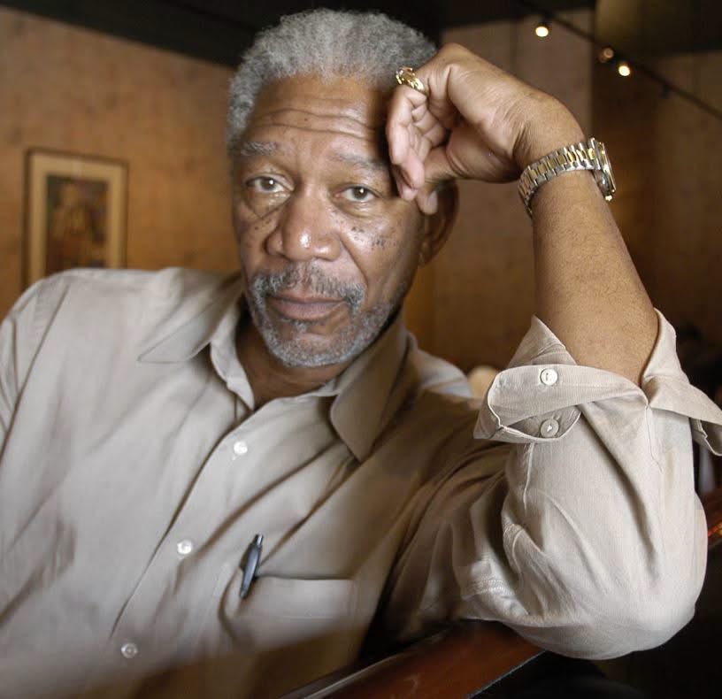 Paroles_auteurs's tweet photo. "Il arrive un moment où l’on ne ressent plus le besoin de prouver quoi que ce soit à qui que ce soit. Non pas parce qu’on a abandonné, mais parce qu’on a grandi."
Morgan Freeman https://t.co/EvHq3WHiHe