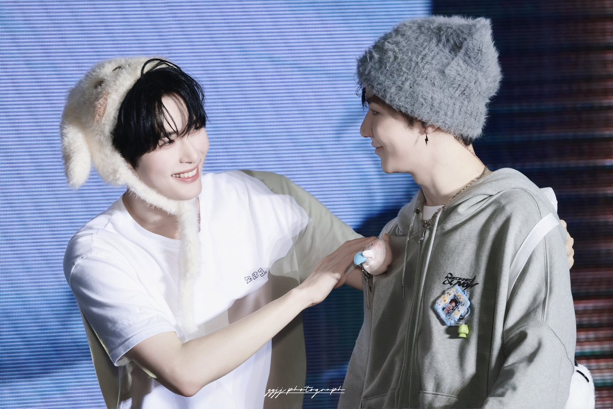 haobinmemories's tweet photo. “he let me know what love is” 💕 https://t.co/gKKlH8fPTZ
