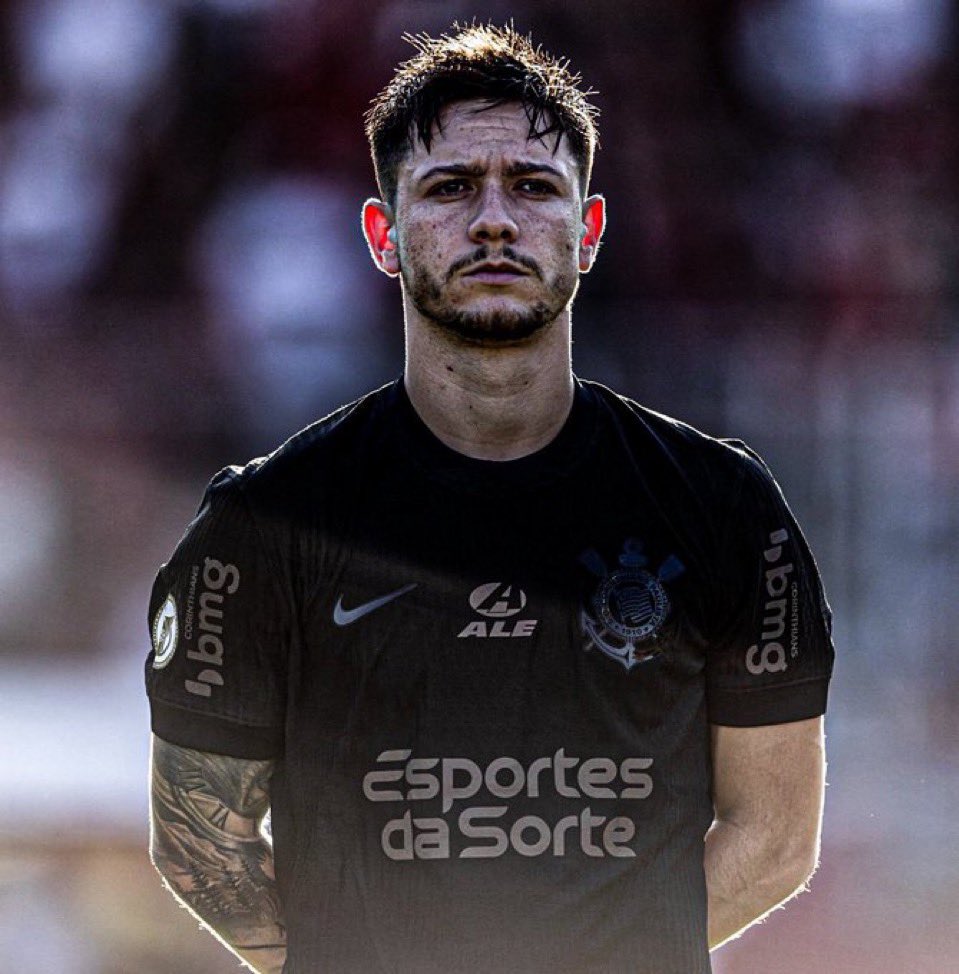 maxpugliese92's tweet photo. 🚨 #RIVER ABRIÓ NEGOCIACIONES POR RODRIGO GARRO.

➡️ El interés es real, pero todavía existen diferencias importantes y el Millonario también evalúa otras alternativas para ese puesto.

ℹ️ @Ferpadron https://t.co/HnqJPFXqJa