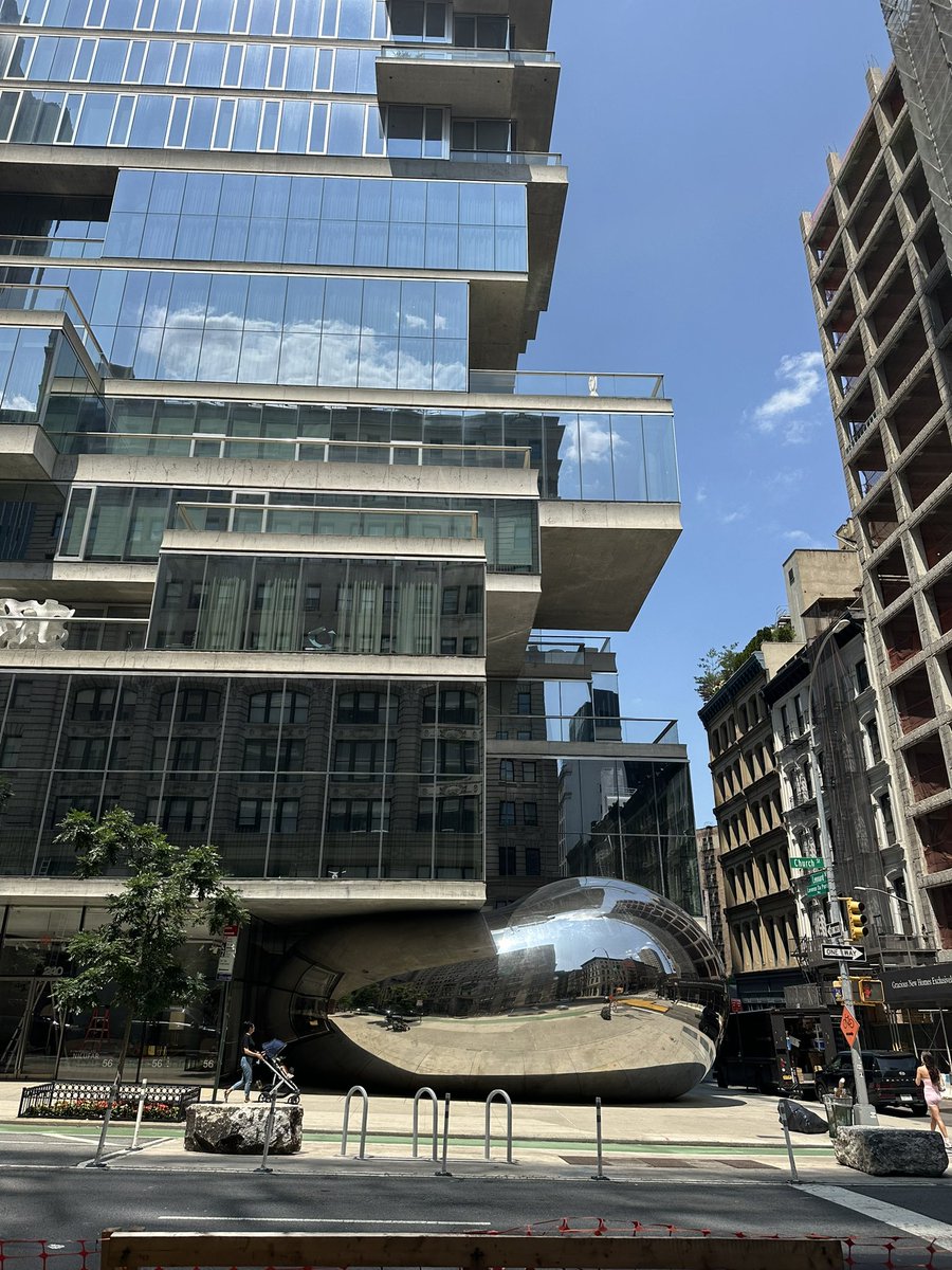 HecmagsMD's tweet photo. I had no idea NYC had its own version of The Bean (Cloud Gate). 🫘 Have you ever seen it? https://t.co/XZSOp38zWO