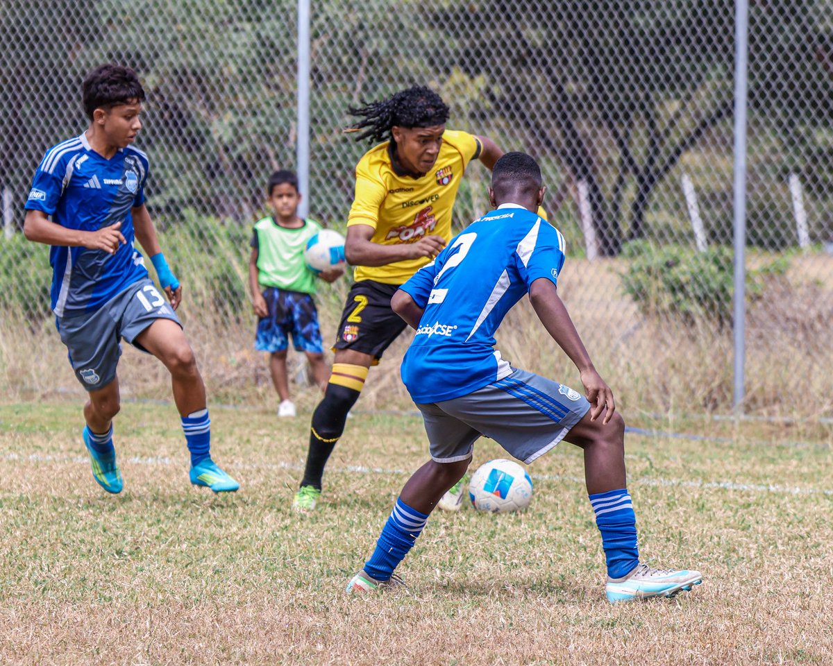 BSCEutimios's tweet photo. #U15 | Segundo tiempo en marcha ⏰ 

CSE 0-1 #BSC 

#CampeonatoNacional 
#BarcelonaMiPasión https://t.co/vkb6773gtp