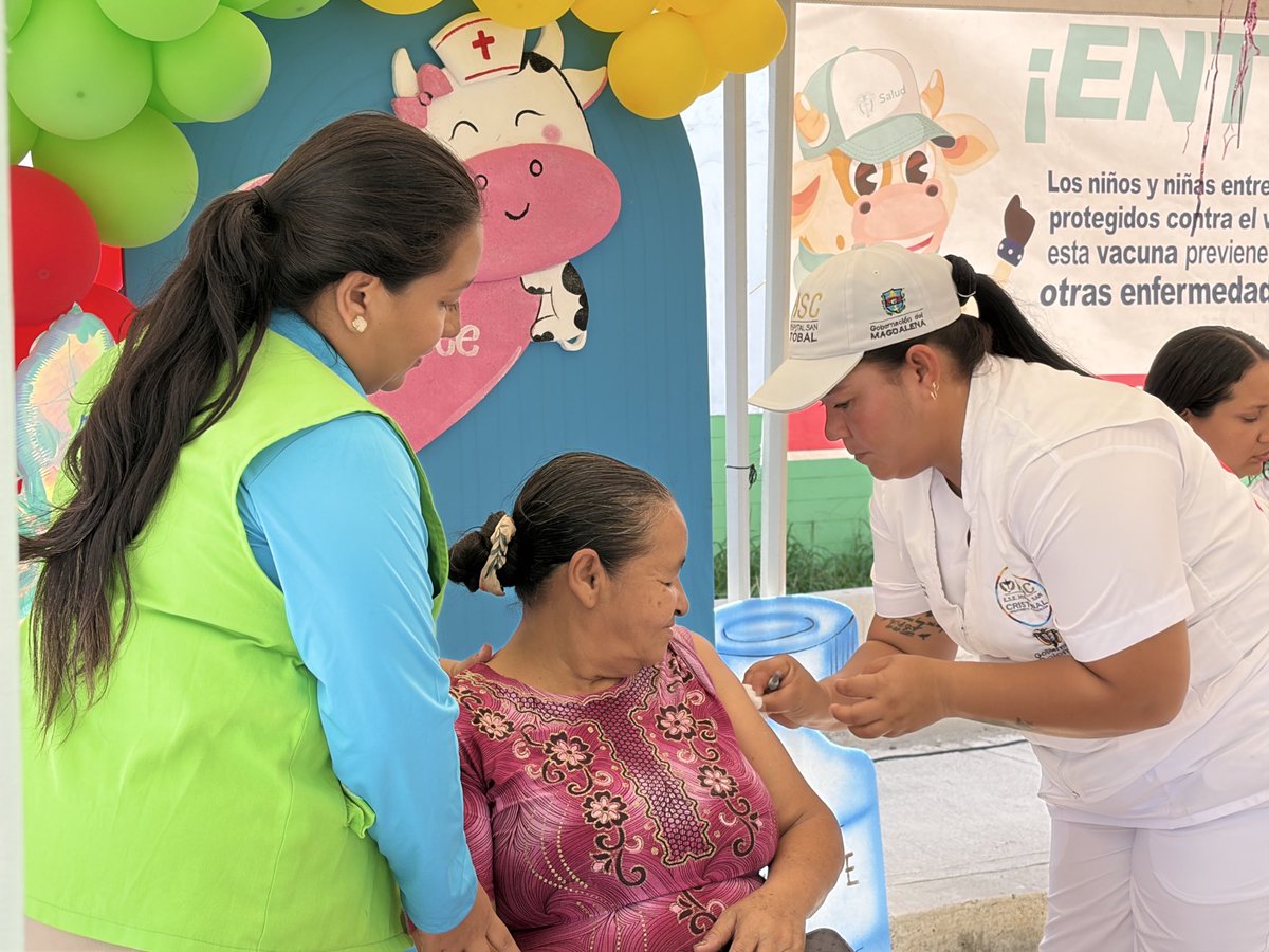 mutualser_'s tweet photo. 👵👴 ¡Los adultos mayores también son protagonistas de la Jornada Nacional de Vacunación!

En Ciénaga, Magdalena continúan acercándose a los puntos habilitados para proteger su salud y reforzar su esquema de vacunación. Prevenir también es vivir con tranquilidad. https://t.co/VfidNA6ugF