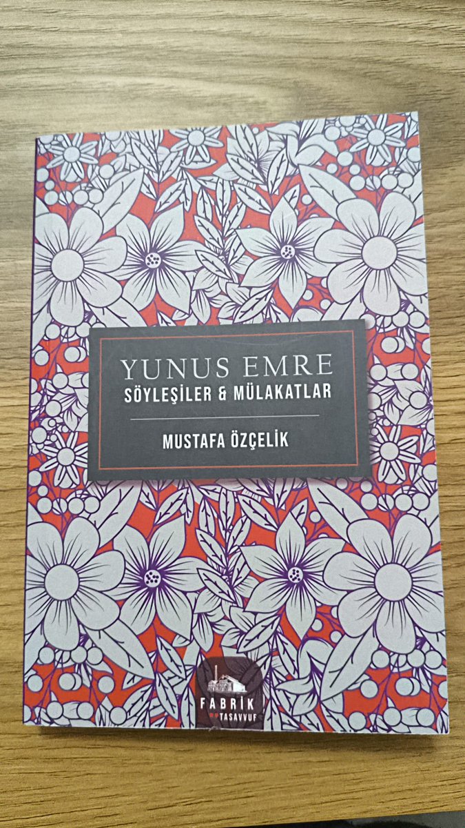burakyasintas's tweet photo. 2021 yılında basılan, Yunus Emre ile alakalı şimdiye kadar Mustafa Özçelik ile yapılan söyleşilerin derlendiği bir kitap. Biz İstiklal Marşı'nın kabulünün 100. yılına denk gelmesi sebebiyle Yunus ve Akif'i birlikte okuma teklifini sormuştuk. https://t.co/58t79LEbdH