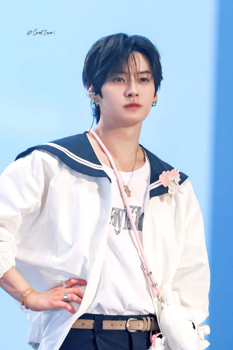 SweetLover_1025's tweet photo. 260725 RUN IT Seoul D1 

#Straykids #스트레이키즈  
#Leeknow #리노 https://t.co/8gkY02vW8l