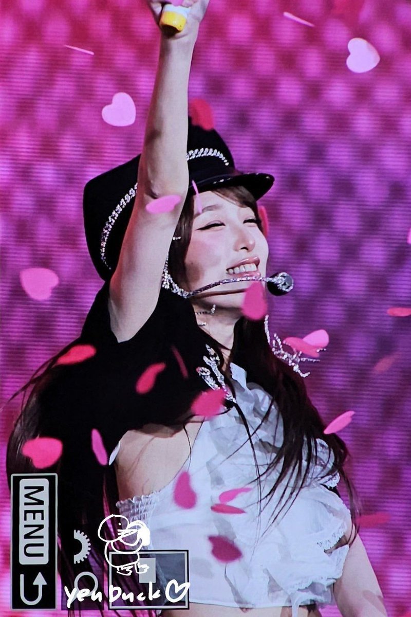 jewel_of_crow's tweet photo. 무대에서 행복한 아이돌 최예나.. https://t.co/da3VuNlOtm