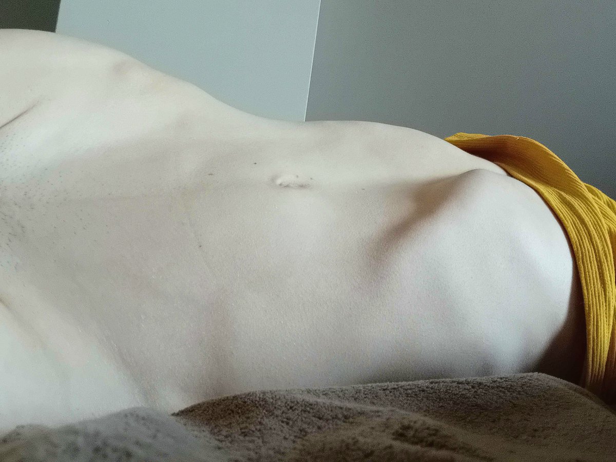 LolrieLol's tweet photo. Im not even a real person tbh im just a skeleton with drapes https://t.co/h12LmBgxWR