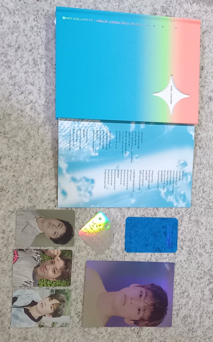 Aiu_Sato's tweet photo. [THE FIRST STEP: CHAPTER ONE — WHITE VER.]
R$115 + frete 
Com photocards e inclusões oficiais.

[THE FIRST STEP: CHAPTER ONE — BLACK VER.]
R$145 + frete
Com photocards, pôster e card First Edition.

[THE FIRST STEP: CHAPTER ONE — BLACK + WHITE VER.]
R$240 + frete
Aceito propostas https://t.co/pUSWJPDwlB