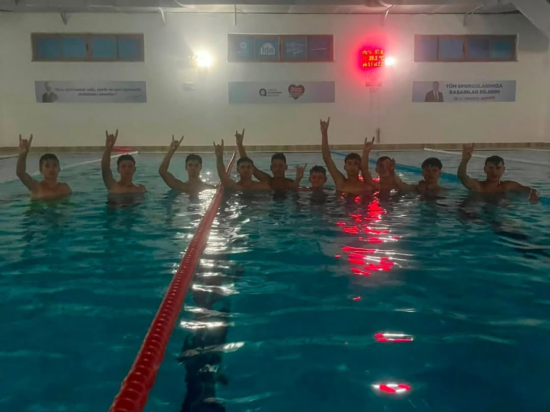 AntalyaOcak's tweet photo. Ülkü Ocakları Elmalı İlçe Başkanlığımız, İsmail Gaspıralı Ortaöğretim Yaz Gelişim Programları kapsamında düzenlenen spor faaliyetleri çerçevesinde yüzme etkinliği gerçekleştirdi.

Gençlerimizin bedensel ve zihinsel gelişimlerine katkı sunmayı amaçlayan etkinlik, birlik ve beraberlik içerisinde verimli bir şekilde tamamlandı.

@ayyildirim1