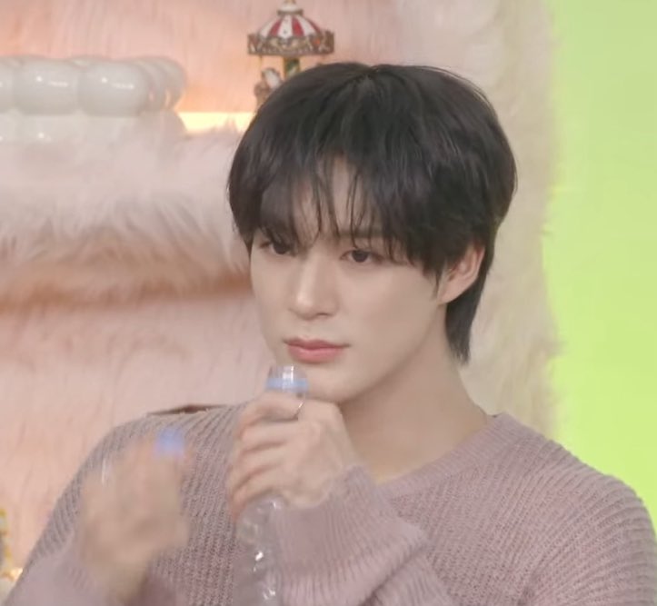 ntchaq's tweet photo. เป็นไลฟ์ที่คุณเจนน่ารักมาก หวานสุดๆๆๆ https://t.co/nuDxzkOyKY