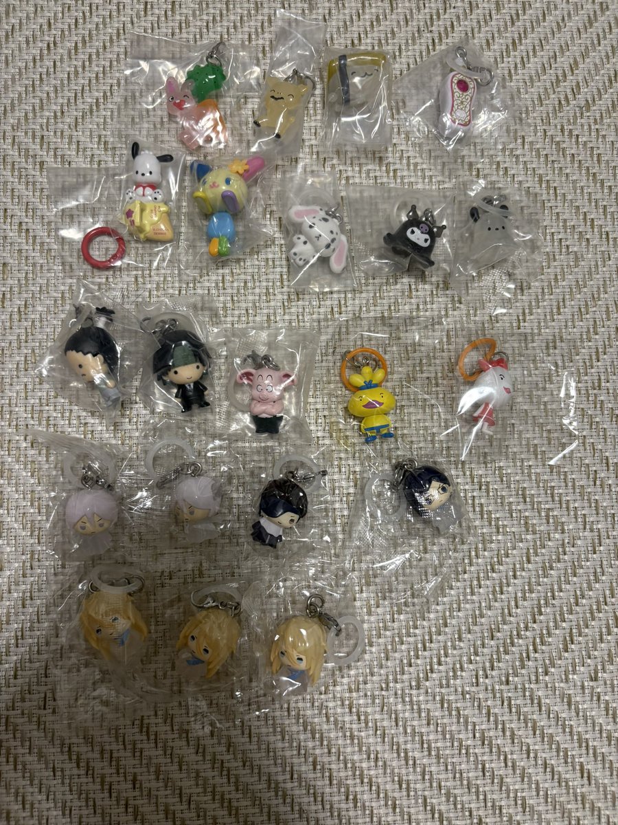 ZO5qi's tweet photo. 【交換】  めじるしアクセサリー
サンリオ シュガバニ BLEACH リボーン
ハンターハンター おしゅし ドラゴンボール

譲 : 画像1
求 :同弾一護♾、画像2.3.4枚目

郵便>都内手渡し

優先度の関係でお断りする場合がございます。
お声がけ重なった場合は比率違い可能な方優先いたします。 https://t.co/uyNPSmPvI4