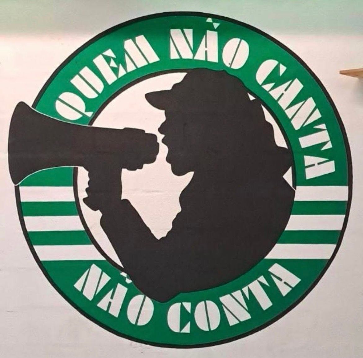 FR_SportingCP's tweet photo. 🆕🔙 A Brigada Ultras est de retour na Curva Sul !

Le groupe d’ultras a signé le nouveau protocole proposé par le Sporting et retrouvera a Juve Leo na Curva Sul.

#SportingCP 🟢⚪️ https://t.co/e3CxHsexv4