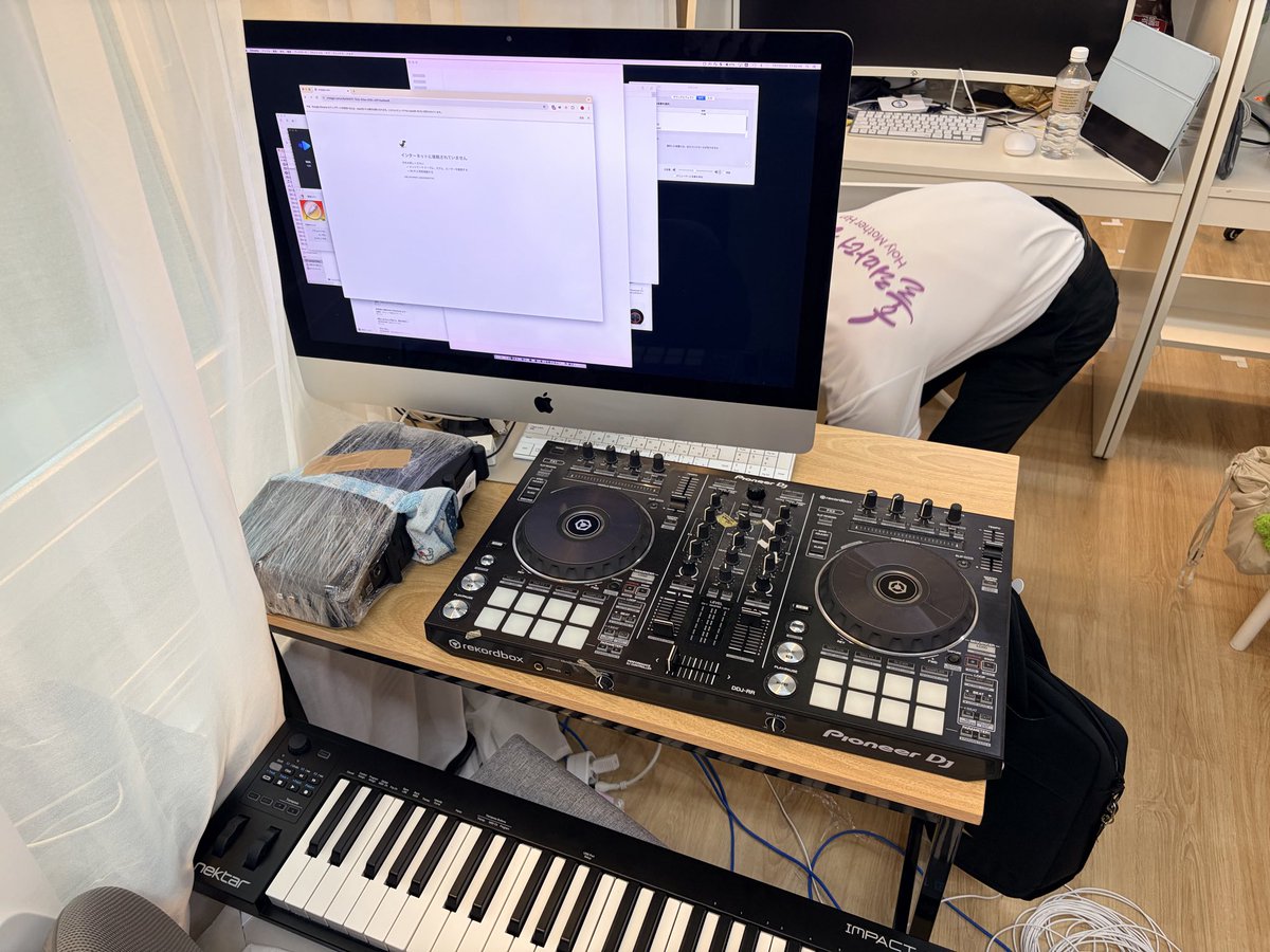 okkeikoke's tweet photo. 私たち、文化芸術チームに、
音楽を専門とする方が加わりました。🎵

しかも日本からキャリーケースいっぱいに機材を持って来てくださいました。

実は人手不足で苦戦してましたが
人間的な考えではなく
必要な時にすべて天が備えてくださるのだと改めて感じました。

乞うご期待です！ https://t.co/x81akIo40j