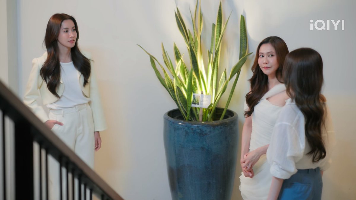 Natty_Kanyarath's tweet photo. 7 ปีถัดมา ไฟ กะเพรา นท กลับมาเจอกันที่เมืองใหม่อีกครั้ง 5555555555 🫣😂

THE FIRE HIDDEN JEALOUSY
#โซ่รักอัคนีตอนที่3 https://t.co/QsXUTi6RyC