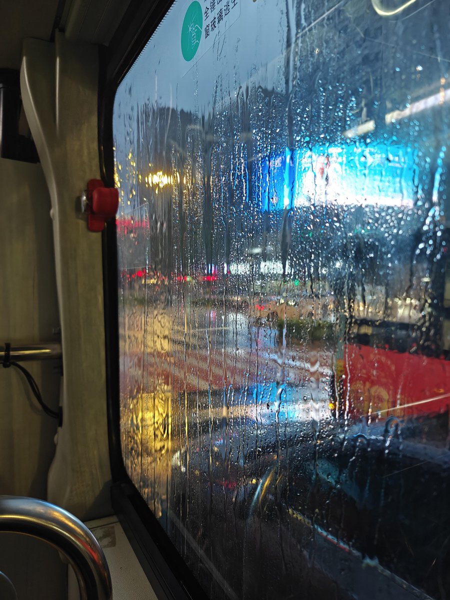16pgp076Daniel's tweet photo. Last train home caught 20 mins late, laptop still warm with unfinishing work—another quiet late shift in the office. https://t.co/3y6LXPFjwh
