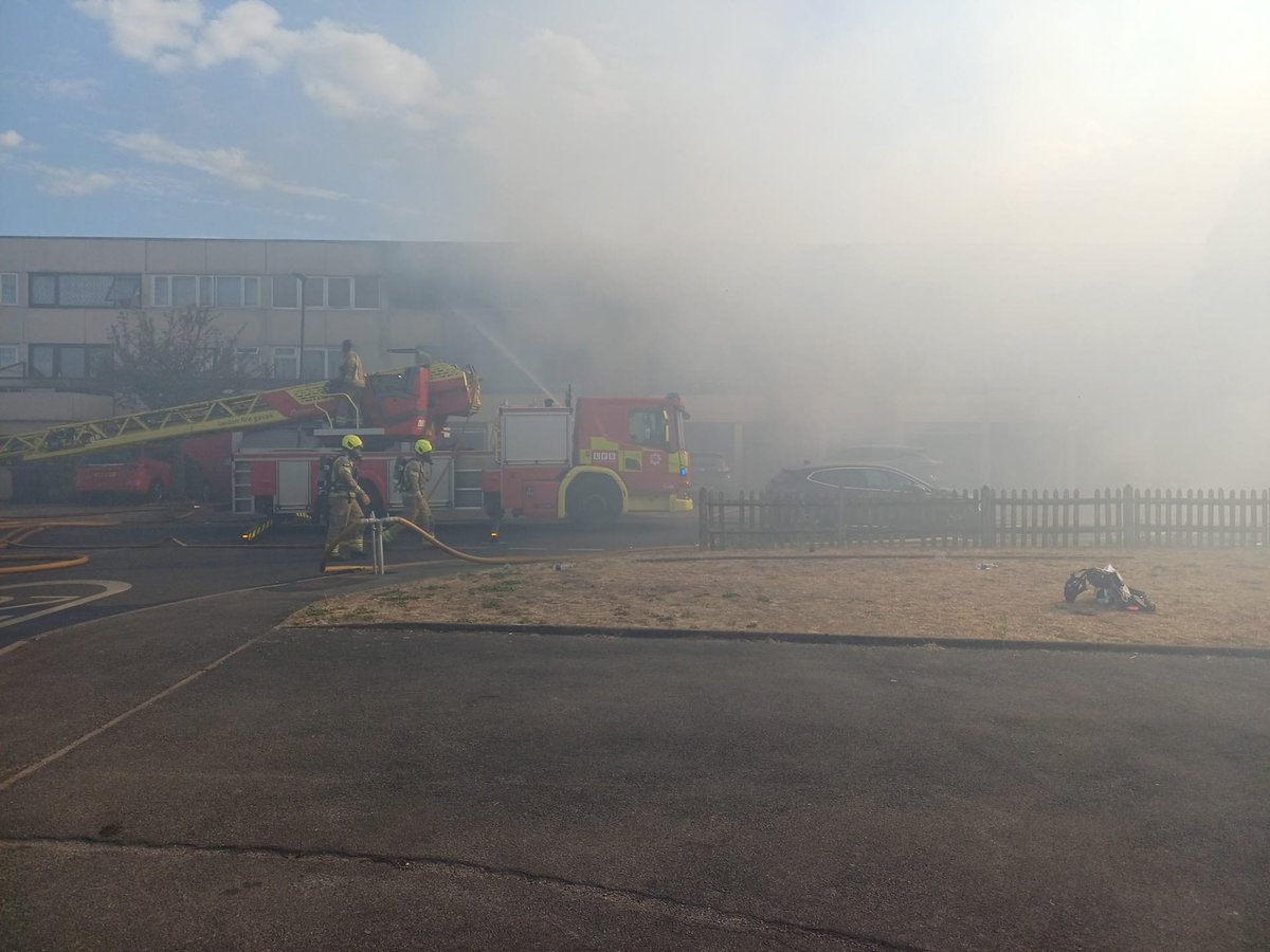 LondonFire's tweet photo. The flat fire in #Mitcham is now under control, but we will remain on scene this evening carrying out damping-down operations to ensure the fire is fully extinguished. 

Some smoke is still present so please continue to keep windows and doors closed https://t.co/TVcIH8prxp https://t.co/e55lQolXRv