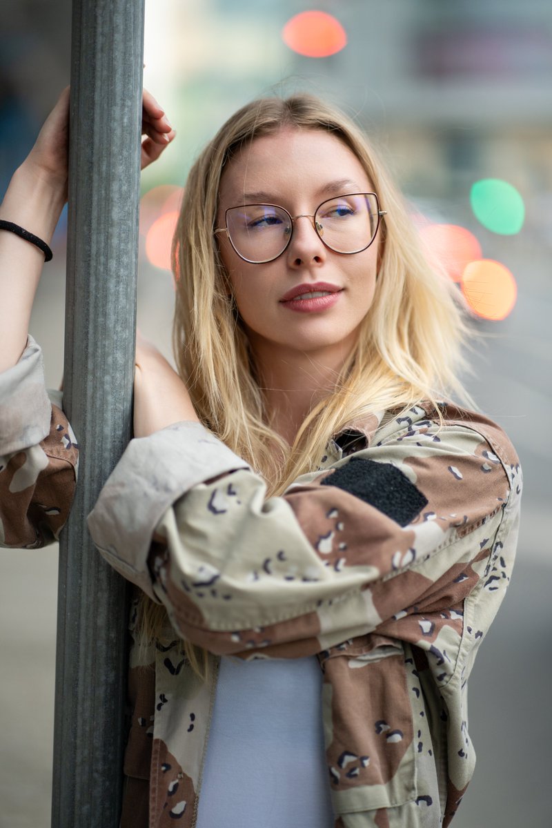 adamdpl's tweet photo. Kilka luźnych portretów z @bgirljulianna złapanych w miejskim klimacie.
Zdjęcia zrobione Sony A7IV z obiektywami Samyang 35mm i 85mm f/1.4 przy ISO 640 i przysłonach f/1.4-2.2.

#portret #sonyalpha #samyang #miejskistyl #fotografia https://t.co/EF1xq5P050