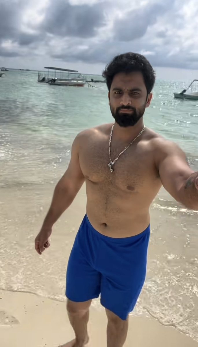Rohitmathe00's tweet photo. വന്നു വന്നു ഇവൻ നല്ല ചരക്കു ആവേണു. കാണുമ്പോൾ തന്നെ കമ്പി ആയി തേൻ ഒളിക്കാന്.
Abishek https://t.co/nLI3e55URu