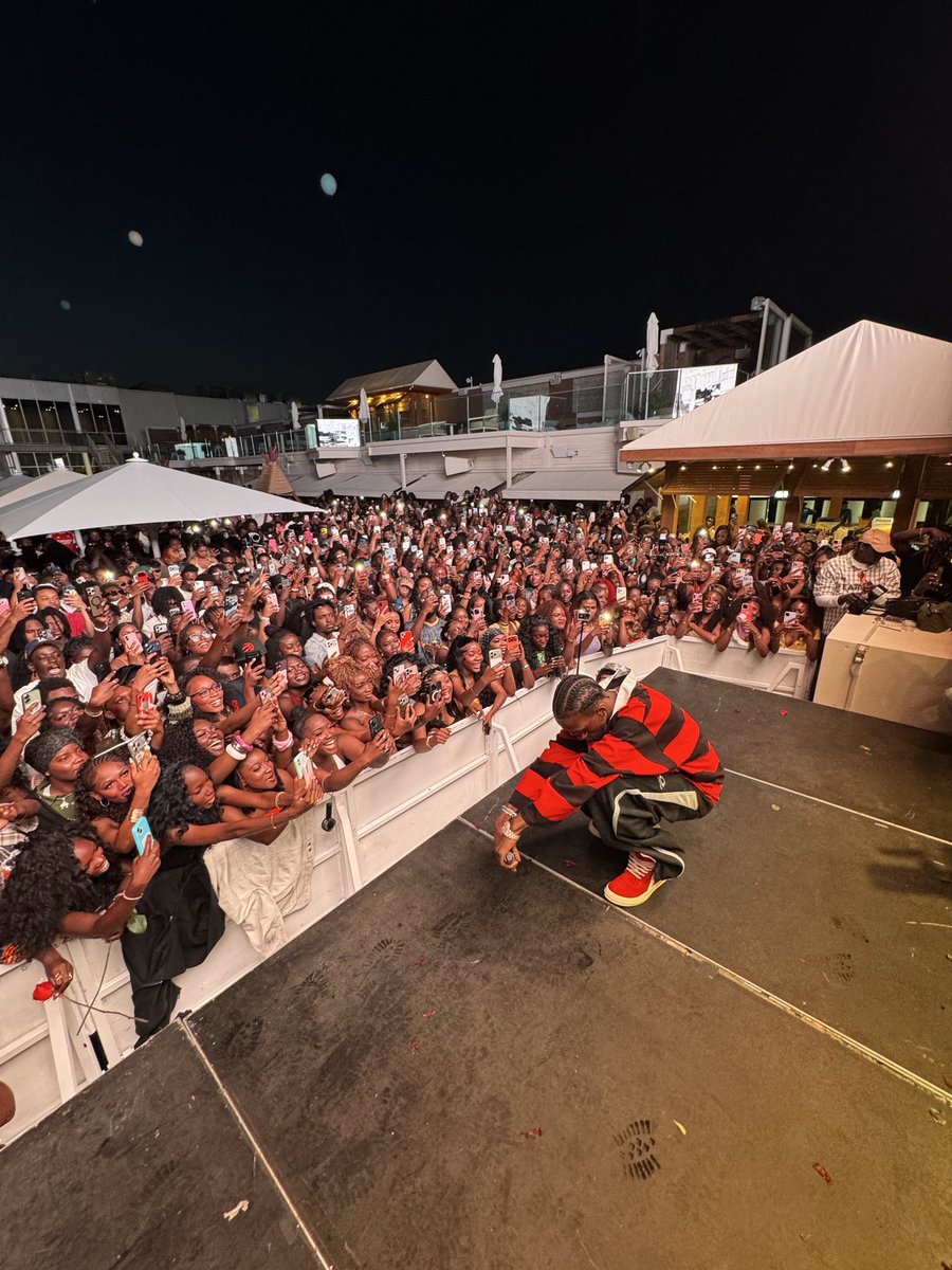 mavoswago's tweet photo. blessed🇨🇦 https://t.co/EJWFAjNGmW