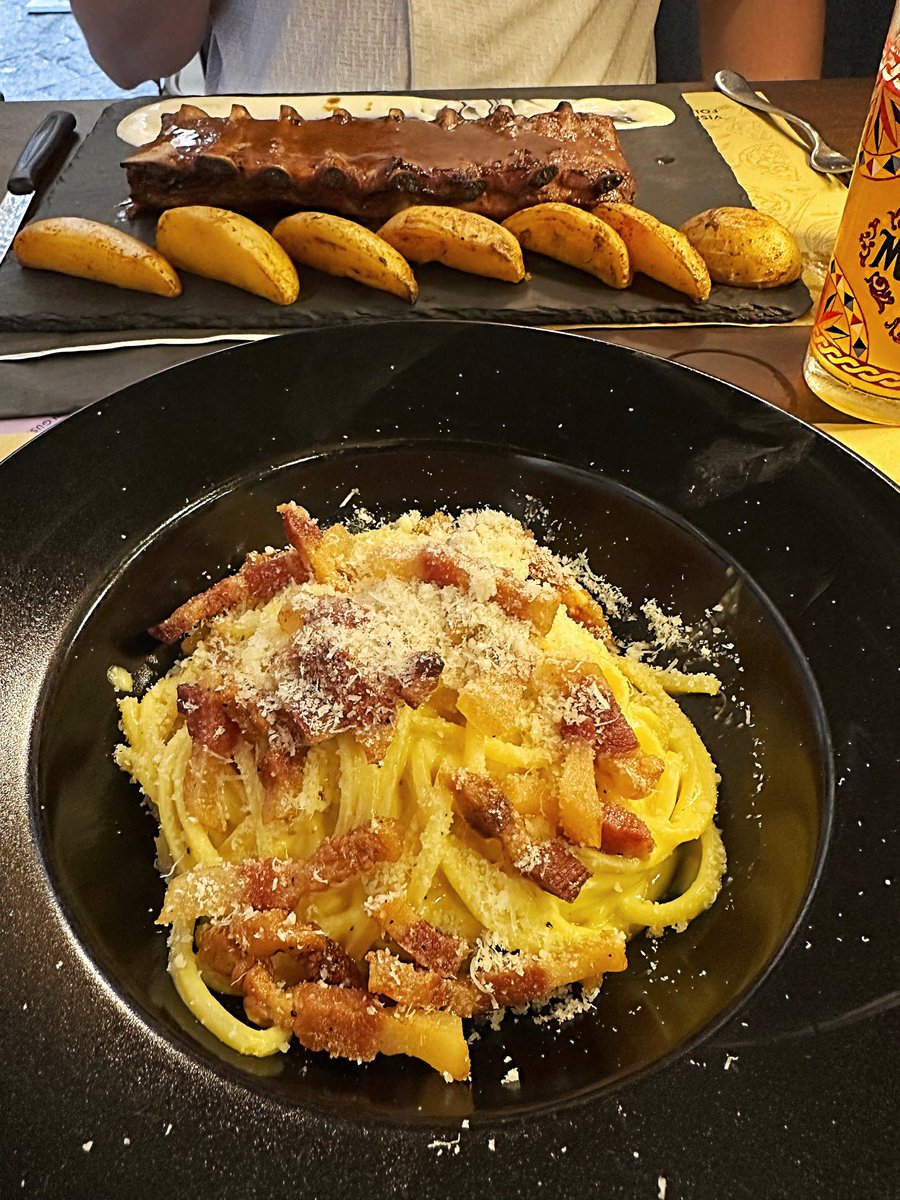 torterrra's tweet photo. how can i ever eat carbonara again when it tastes this good and im eating it in a place like this 😩🫶🏼 https://t.co/tKCjxyDrq6