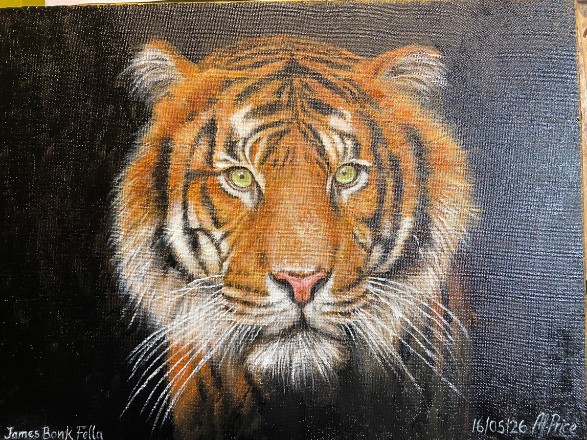 PriceMatth78136's tweet photo. Take part in this raffle for the 44th Mechanised Brigade &amp; I could be painting a portrait of your fella in oil on canvas for a $5 a ticket, please chip in if you can chaps 💛💙

@PelleFella

@LizogybMarina

@billih123

@Batfella_Rises

@Richard97932715 https://t.co/e6WFzzkISG